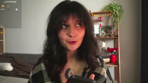 Snapshot of maymary_ chatting on 06-25-26, 06:18 Mary . online show from 06-25-26, 06:18
