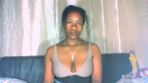 Snapshot of mayrah5 chatting on 10-31-25, 09:38 mayrah online show from 10-31-25, 09:38