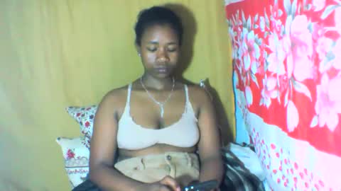 Snapshot of mayrah5 chatting on 11-08-25, 07:08 mayrah online show from 11-08-25, 07:08