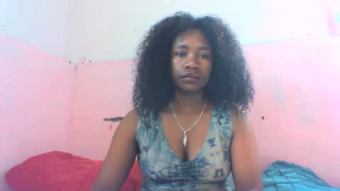 Snapshot of mayrah5 chatting on 11-09-25, 06:01 mayrah online show from 11-09-25, 06:01