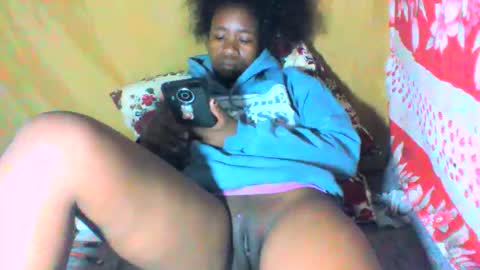 Snapshot of mayrah5 chatting on 11-15-25, 07:49 mayrah online show from 11-15-25, 07:49