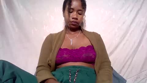 Snapshot of mayrah5 chatting on 03-11-26, 06:08 mayrah online show from 03-11-26, 06:08