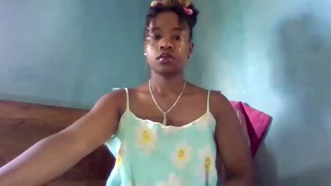 Snapshot of mayrah5 chatting on 03-15-26, 06:30 mayrah online show from 03-15-26, 06:30