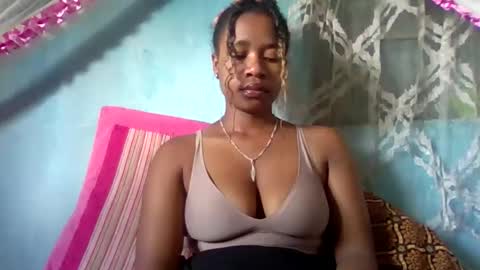 Snapshot of mayrah5 chatting on 03-17-26, 05:44 mayrah online show from 03-17-26, 05:44