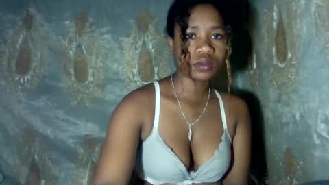 Snapshot of mayrah5 chatting on 03-20-26, 07:24 mayrah online show from 03-20-26, 07:24