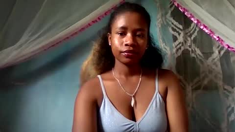 Snapshot of mayrah5 chatting on 03-21-26, 08:30 mayrah online show from 03-21-26, 08:30