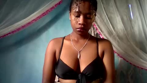 Snapshot of mayrah5 chatting on 04-08-26, 05:18 mayrah online show from 04-08-26, 05:18