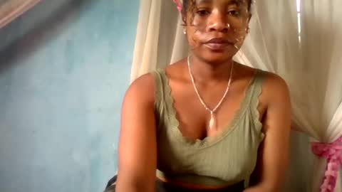 Snapshot of mayrah5 chatting on 06-25-26, 06:51 mayrah online show from 06-25-26, 06:51