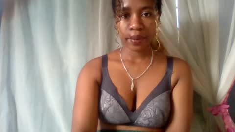 Snapshot of mayrah5 chatting on 07-11-26, 06:27 mayrah online show from 07-11-26, 06:27