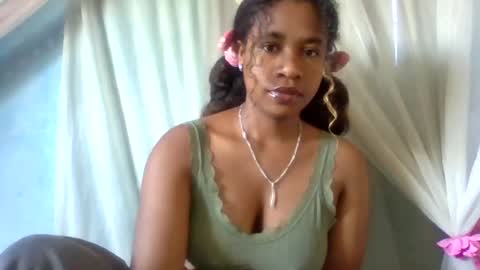 Snapshot of mayrah5 chatting on 07-17-26, 06:20 mayrah online show from 07-17-26, 06:20