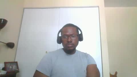 Snapshot of mbsupreme chatting on 05-26-26, 06:59 Mark online show from 05-26-26, 06:59