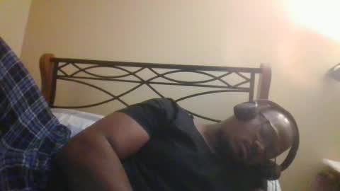 Snapshot of mbsupreme chatting on 06-18-26, 04:13 Mark online show from 06-18-26, 04:13