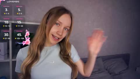 Snapshot of mckenziedyen chatting on 11-10-25, 06:56 Mary online show from 11-10-25, 06:56