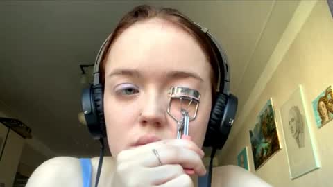 Snapshot of mckenziemoitoza chatting on 10-08-25, 08:12 Hello Lisa here Help me to make 50 thumbs up 333 online show from 10-08-25, 08:12
