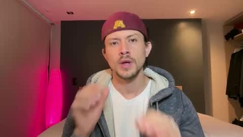 Snapshot of mcklister69 chatting on 02-13-26, 01:40 mcklister online show from 02-13-26, 01:40