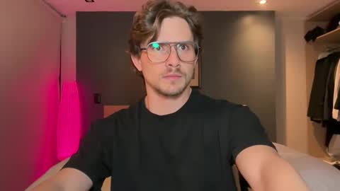 Snapshot of mcklister69 chatting on 02-14-26, 01:46 mcklister online show from 02-14-26, 01:46