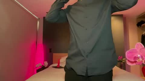 Snapshot of mcklister69 chatting on 02-14-26, 04:37 mcklister online show from 02-14-26, 04:37