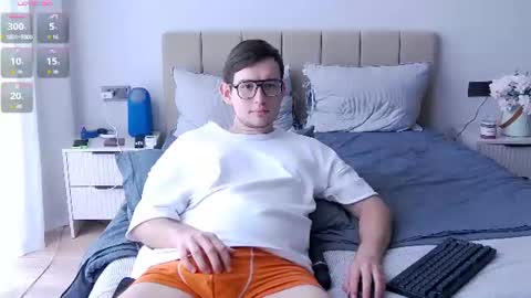 Snapshot of mclovin7355 chatting on 06-19-26, 09:46 McLovin online show from 06-19-26, 09:46