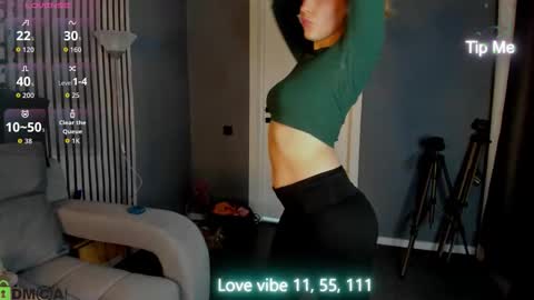 Snapshot of me1issa_bell chatting on 02-16-26, 02:18 Melissa online show from 02-16-26, 02:18