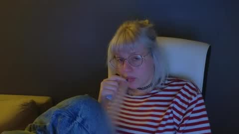 Snapshot of me1roze chatting on 05-16-26, 01:13 Roze online show from 05-16-26, 01:13