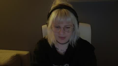 Snapshot of me1roze chatting on 05-23-26, 01:33 Roze online show from 05-23-26, 01:33