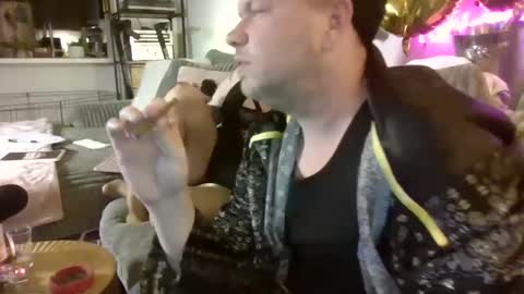 Snapshot of me2283 chatting on 02-08-25, 03:30 me2283 online show from 02-08-25, 03:30