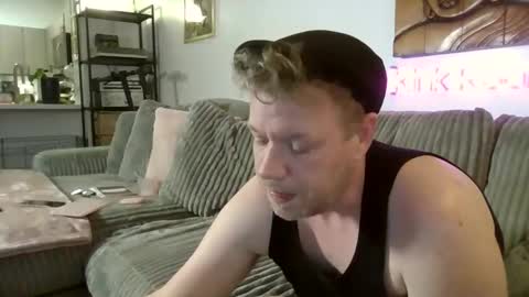 Snapshot of me2283 chatting on 02-27-25, 01:48 me2283 online show from 02-27-25, 01:48