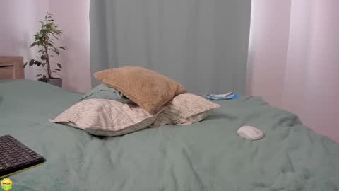 Nessa online show from 02-18-25, 09:21