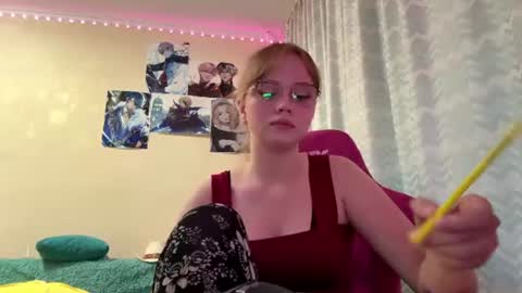 Snapshot of meaghanoakden chatting on 07-31-26, 12:37 Eliza online show from 07-31-26, 12:37