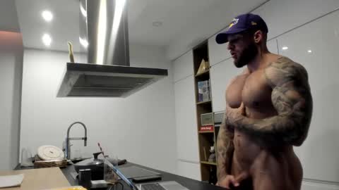 Snapshot of mealphamale chatting on 12-26-24, 01:10 Alpha Male online show from 12-26-24, 01:10