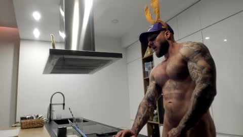 Snapshot of mealphamale chatting on 12-30-24, 03:46 Alpha Male online show from 12-30-24, 03:46