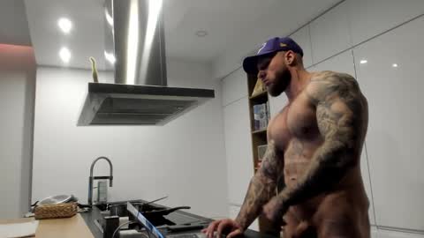 Snapshot of mealphamale chatting on 01-24-25, 01:57 Alpha Male online show from 01-24-25, 01:57