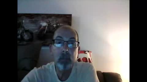 me at home online show from 01-02-25, 03:37