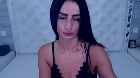 Medeea Bee online show from 09-20-25, 05:08