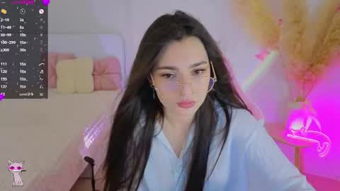 Snapshot of medina_andress chatting on 07-16-26, 09:10 Dina online show from 07-16-26, 09:10