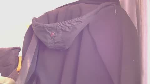 Snapshot of medjik_lool chatting on 12-16-25, 06:51 Oltereodora-lima online show from 12-16-25, 06:51