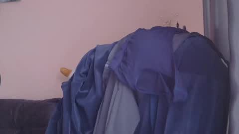 Snapshot of medjik_lool chatting on 12-23-25, 06:55 Oltereodora-lima online show from 12-23-25, 06:55