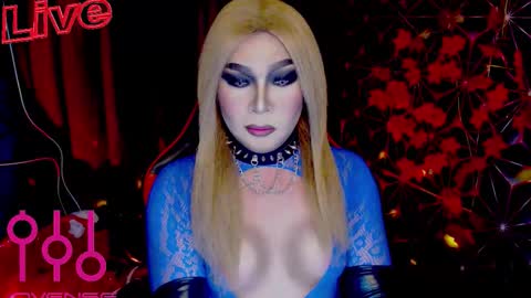 Snapshot of medusaprey chatting on 10-31-25, 03:13 THE QUEEN ALPHA   Queen Medusa Prey online show from 10-31-25, 03:13