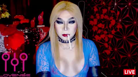 THE QUEEN ALPHA   Queen Medusa Prey online show from 11-25-25, 09:48