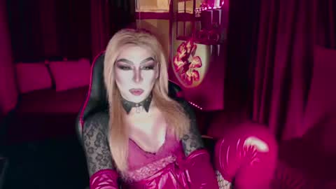 THE QUEEN ALPHA   Queen Medusa Prey online show from 07-20-26, 10:39