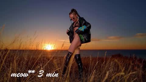 Sweet Meow nonude online show from 09-19-25, 07:32