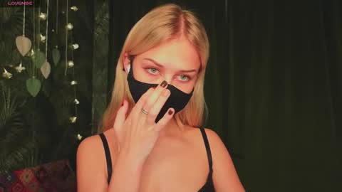 meeeewmeeeeow online show from 11-29-25, 09:18