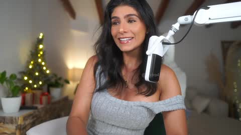 Snapshot of meegan1 chatting on 12-06-24, 08:18 Andrea online show from 12-06-24, 08:18