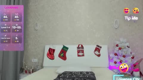 Snapshot of meegannlovee7 chatting on 12-27-24, 06:46 Megan online show from 12-27-24, 06:46