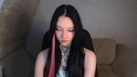 Snapshot of mefwhore chatting on 03-10-25, 12:18 mefwhOre online show from 03-10-25, 12:18