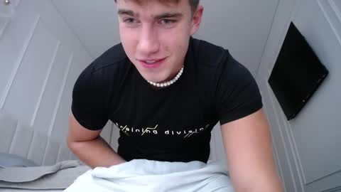 Max online show from 09-16-25, 04:08