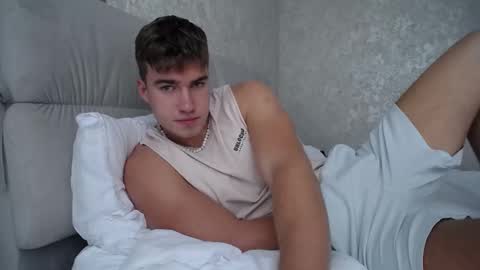 Max online show from 10-13-25, 08:36