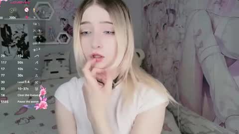 Megan  online show from 06-25-26, 01:15