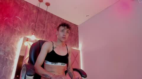Snapshot of megan_and_clohe chatting on 04-29-26, 06:14 M E G A N online show from 04-29-26, 06:14