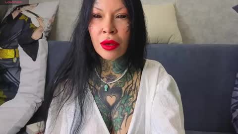 Snapshot of megan_blackmoon chatting on 05-23-26, 06:07 Helena Tuman online show from 05-23-26, 06:07